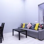 Diamond Lux - 4 Bedrooms 2 Bathrooms