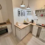 Dinerdowntown Budapest With Free Garage
