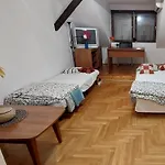 Room In Budapest - Parliament View Hideaway - Near Buda Castle And Margaret Island