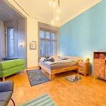 New! Modern 5Br Gem In Central Budapest Ac