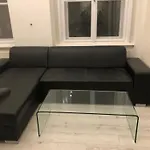 Fashion Street Central Apartment