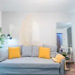 Very Central - Free Parking - Sunny Balcony