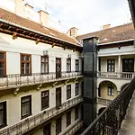 Galerie Grandeur With 2Br By Newave Apartments