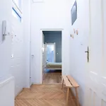 Super Comfort Apartment With 3 Rooms Next To Opera
