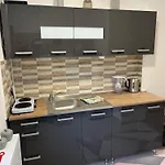 Cozy Apartment Close To M0 Way