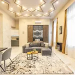 Extravagant & Modern Grand Suite In The Center Of Budapest