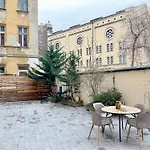 Spacious 5Br Retreat For 16 By Dohany Synagogue & Fashion St