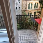 Somogyi Apartment With Balcony