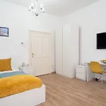 Vaci Street Centre Modern Apt With 3Brs Ac