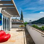 Bella Vista