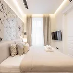 Luxurious High-End Central Grand Residence Next To The Basilica
