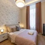 Exclusive N\' Grand City Center Residence With 5 Bedrms
