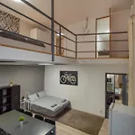 4 Room 2 Bathroom Super Central Large Home With Ac