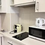 The Prince\'S Neighbour Apartment Budapest With Free Garage