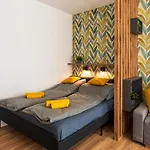 Party & Chill - Downtown Center With Big Balcony And Ac