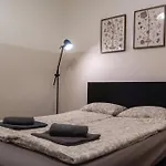 Cozy Apartment In Akacfa Street