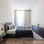 Exclusive & Grand Astoria Residence In The Heart Of Budapest