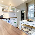 Lovely Danube Retreat By Nw