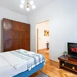 Beautiful Spacious Three-Room Suite Close To Buda Castle