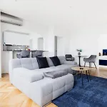 Tranquil Hideaway On Gellert Hill With Parking