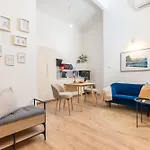 Charming Downtown Apartment