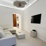 Shopping Street - Stylish Living, Modern, Central