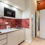Cute Apartment In Akacfa St, Moon