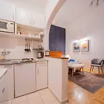 Vasvari Chic Hideaway Near The Opera House