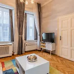 Central Opera Loft Apartment