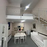 Iza-Szondi Homes