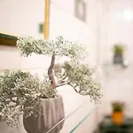 Free Parking - Little Urban Hideaway - Wifi, Ac