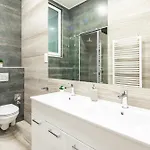 T5 Tuzolto Apartment