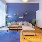 Sassoon - 2-Bedroom Elegant Airy Home At Deak Ter