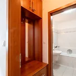 Central - Free Parking - Sunny - Spacious