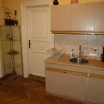 Eoetvoes Rooms