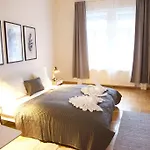 Five Season\'S Apartment