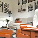 Standard Apartment By Hi5 - Karoly 23