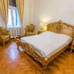 Vaci Utca Luxury