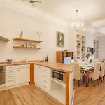 V1 Apartment | Hostaid