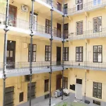 Carolyn Apartman In The Old City
