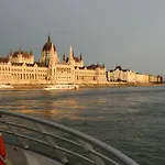 Mo Apartman