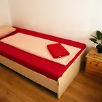 2Night Hostel