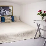 Romeo\'S Apartment