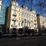 Erzsebet Boulevard Apartment
