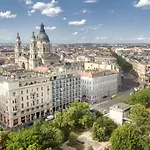 Budapest Kingdom Apartment Central & Car Parking On-Site & Aircon & Quiet & Family Friendly