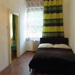 Room With Bathroom In Budapest Center