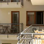 The Prince\'S Neighbour Apartment Budapest With Free Garage