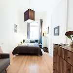 Cosy And Central Apartment With 4 Bedrooms And A/C