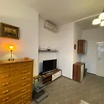Koren Family Apartment