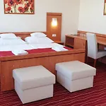 Diana Club Hotel